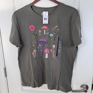NWT Targets Doe. Olive Green Mushrooms Flowers T-shirt Women’s Large
